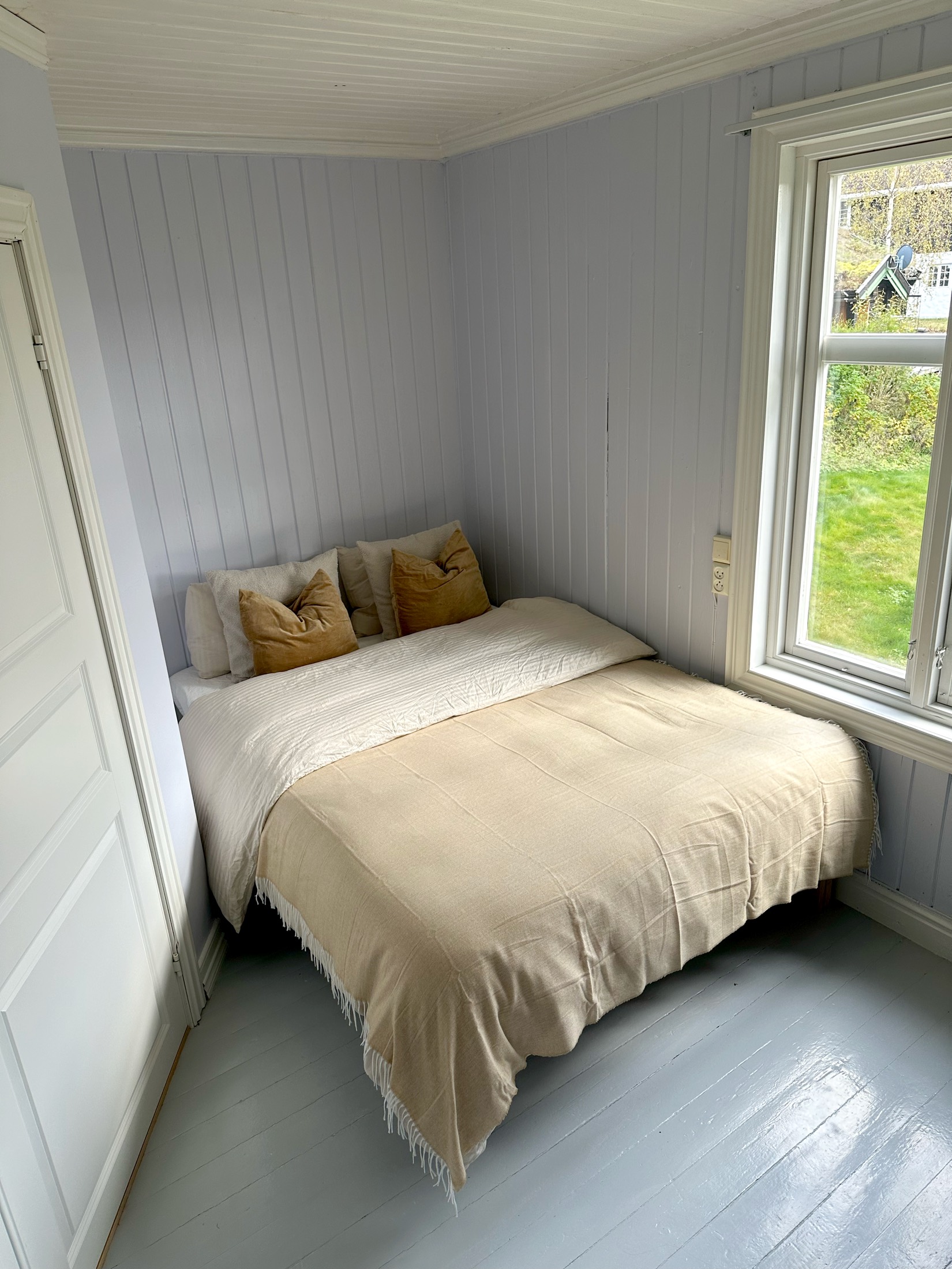 Soverom i hovedhuset med 140 cm seng